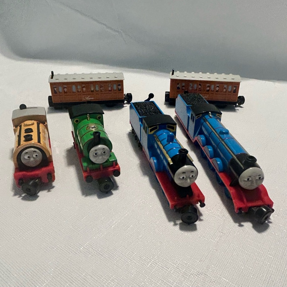 Gordon, Edward, Bill, Percy Clarabel & Annie Thomas The Tank Engine Die-cast
